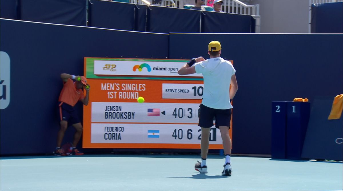 Scene reprobabile la Miami: a lovit un copil de mingi, dar nu a fost descalificat! Adversarul a răbufnit în fața arbitrului