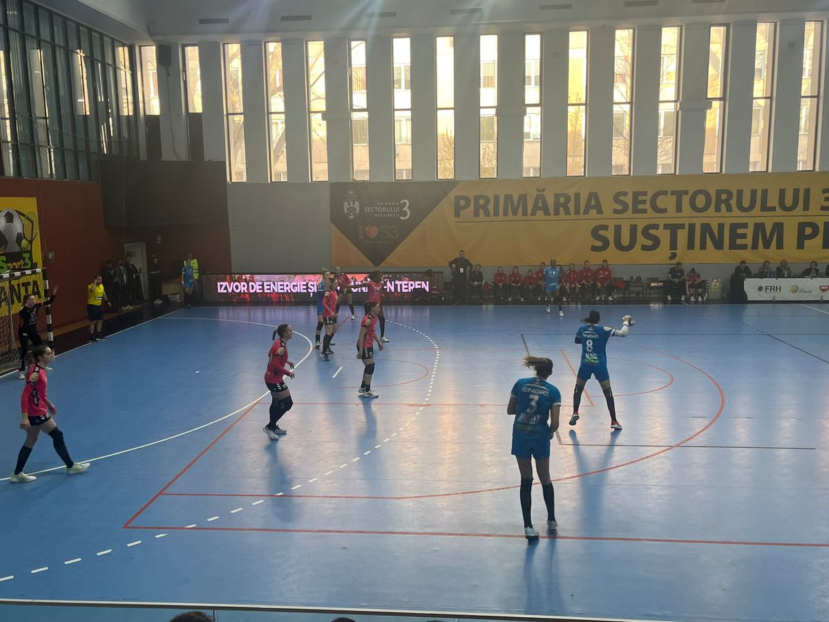 CSM București a învins-o clar pe Baia Mare, dar Adi Vasile tremură » Lacrimi de durere pentru o jucătoare de bază