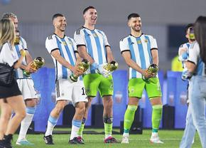 Obscenitate în grupul Argentinei! Emiliano Martinez și alți 4 campioni mondiali au repetat la Buenos Aires gestul jenant din Qatar
