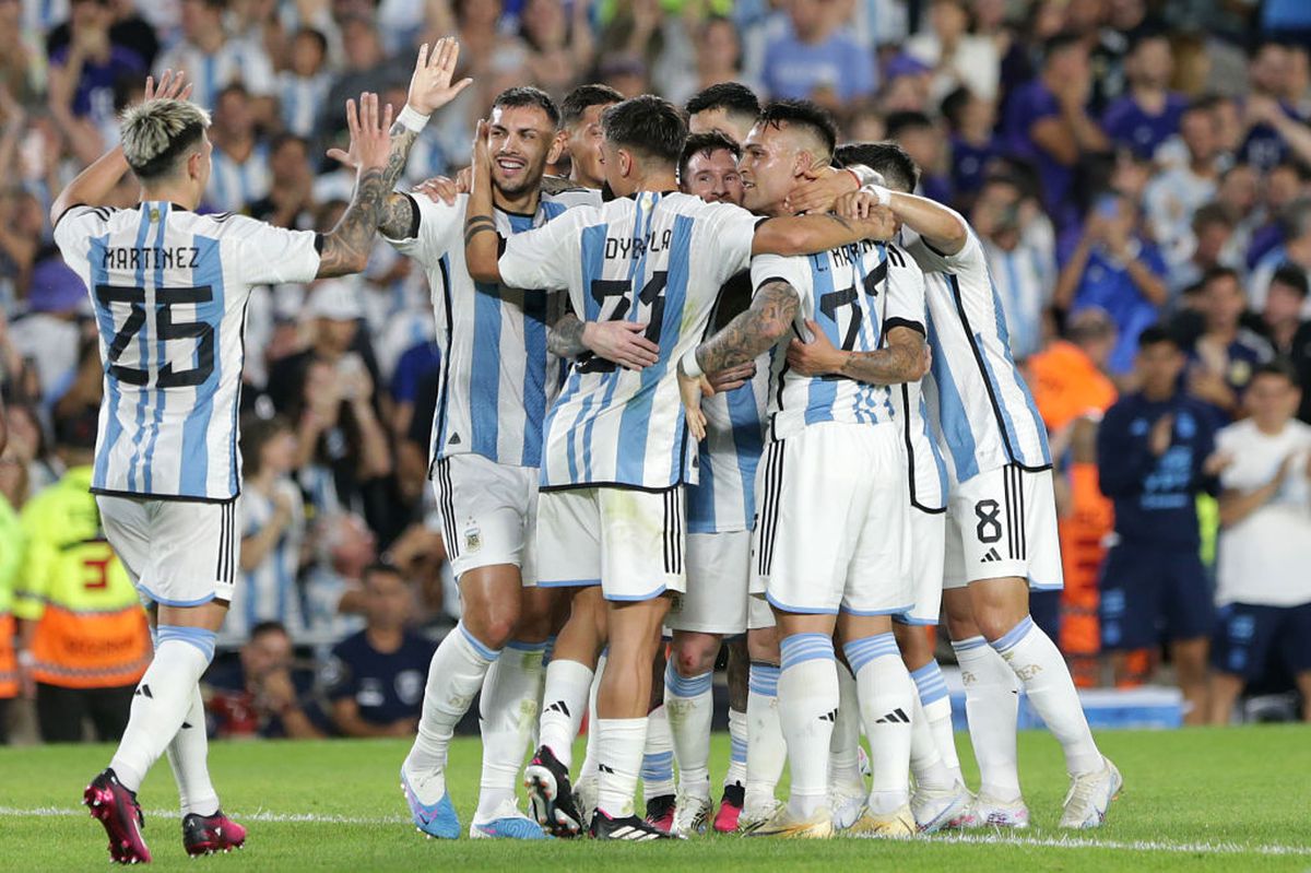 Delir în Argentina, cu 83.000 de oameni » Messi a reușit golul #800 din carieră!