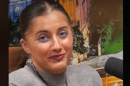 Andreea Prisăcariu (23 de ani, 443 WTA), „rebela” tenisului românesc, a avut o criză de râs când a fost întrebată de ce locuiește în continuare cu părinții.
