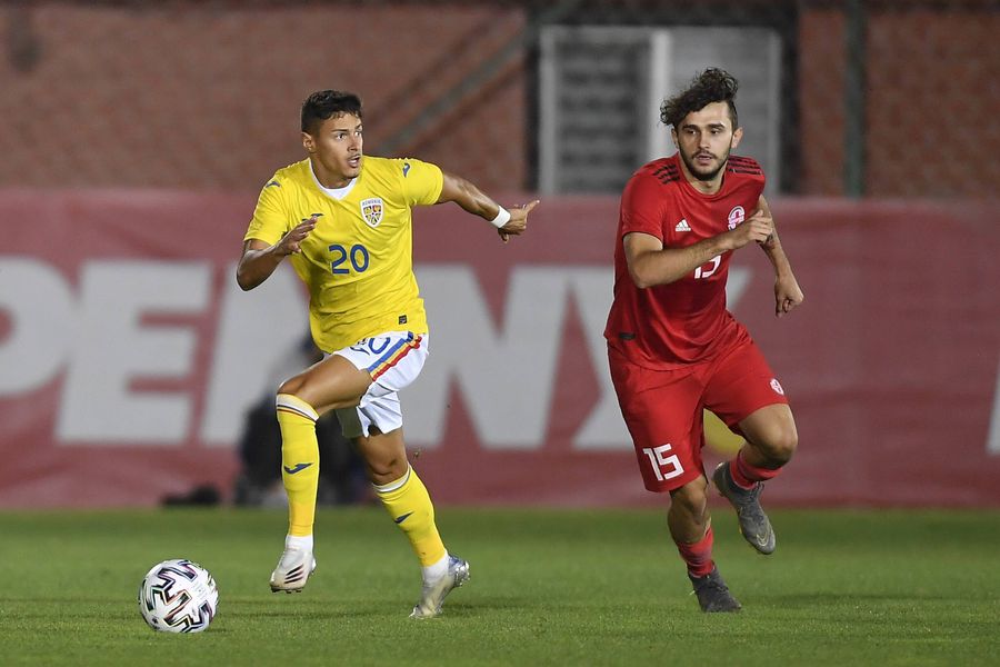 Alexandru Țîrlea, stânga / FOTO: Imago Mihai Stoica face praf un jucător din naționala U21: „Săracul, l-am mai văzut pe la loturi...”