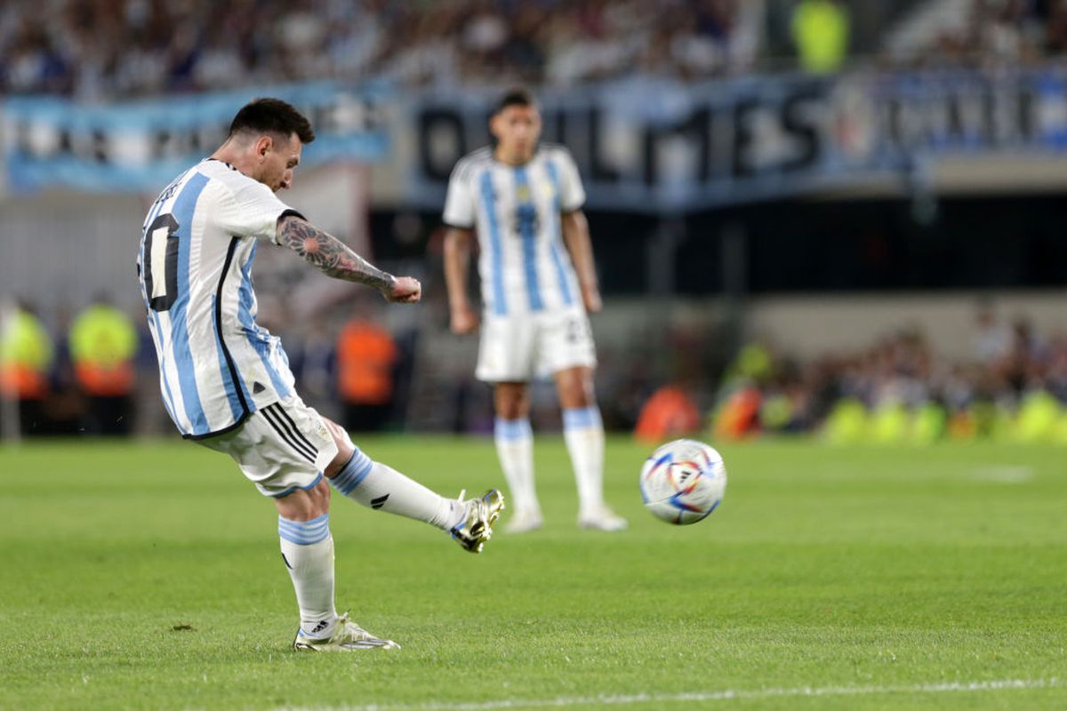 Delir în Argentina, cu 83.000 de oameni » Messi a reușit golul #800 din carieră!