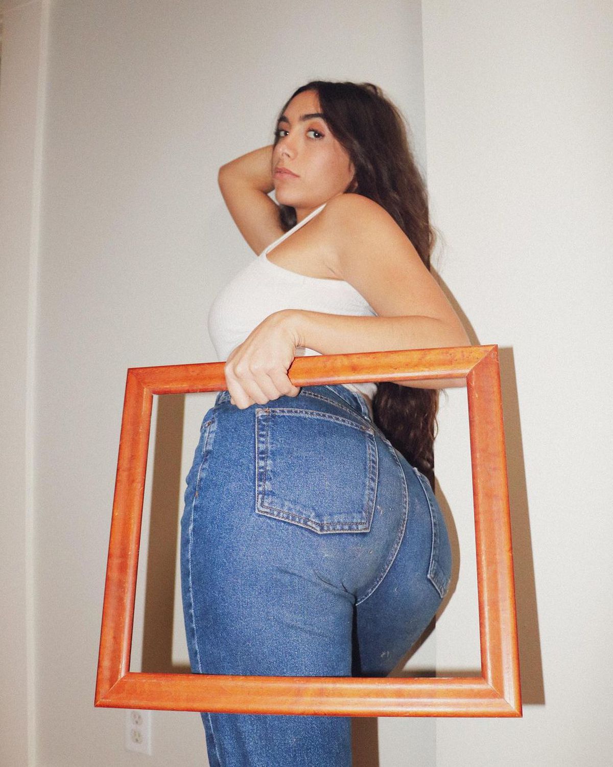 A „masacrat” imnul la Napoli! Solista italiană a izbucnit în plâns după ce a ratat interpretarea „God save The King”