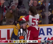 Filip Forsberg (Nashville Predators) și Moritz Seider (Detroit Red Wings) FOTO: captură video