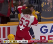 Filip Forsberg (Nashville Predators) și Moritz Seider (Detroit Red Wings) FOTO: captură video