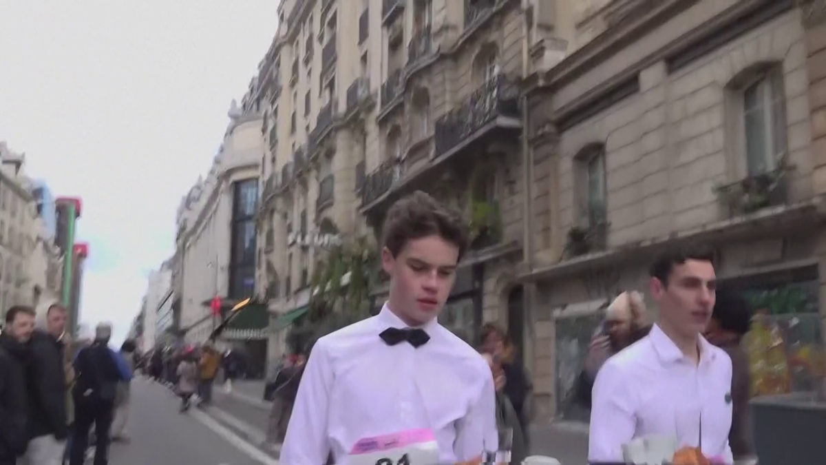 Cursa ospătarilor din Paris 2024