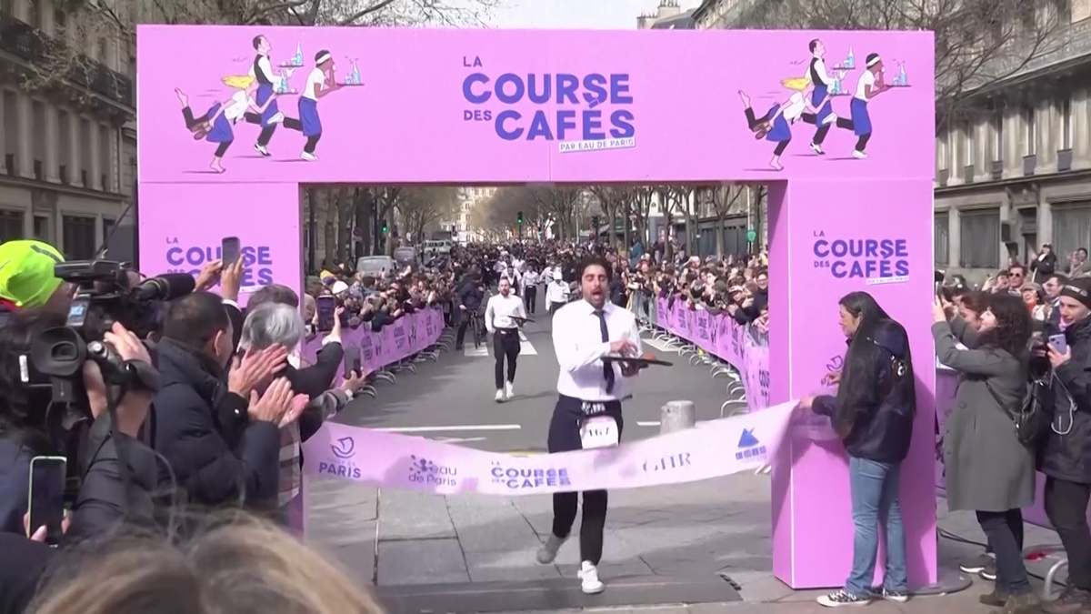 Cursa ospătarilor din Paris 2024