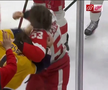 Filip Forsberg (Nashville Predators) și Moritz Seider (Detroit Red Wings) FOTO: captură video