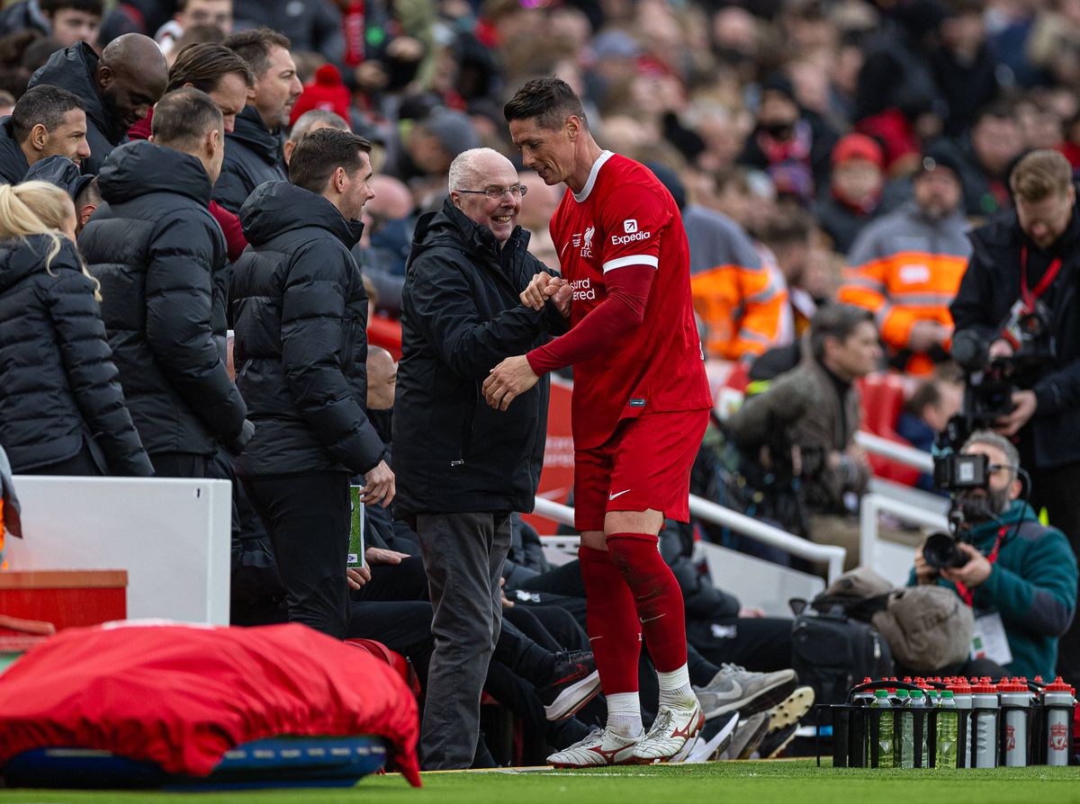 Sven-Goran Eriksson, în lacrimi pe Anfield » Momente emoționante la meciul legendelor dintre Liverpool și Ajax