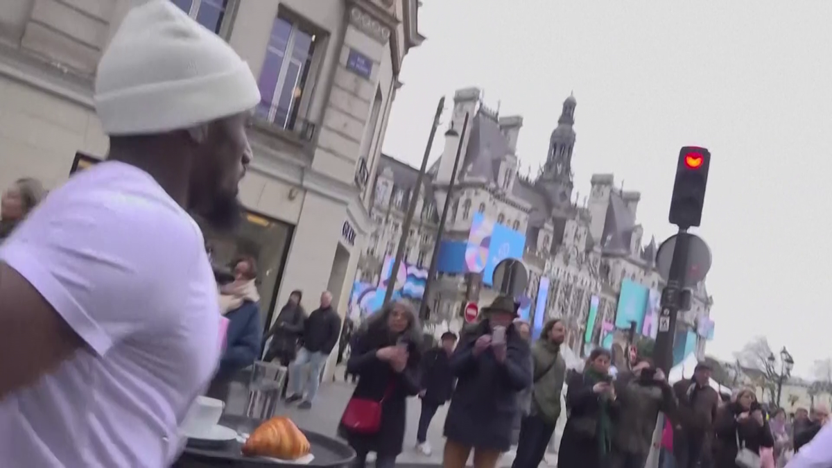 Cursa ospătarilor din Paris 2024