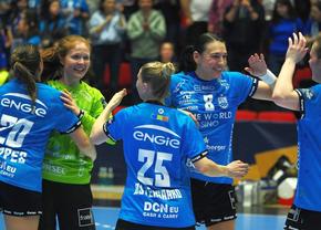 CSM București câștigă și returul cu Krim și se califică în „sferturile” Ligii Campionilor