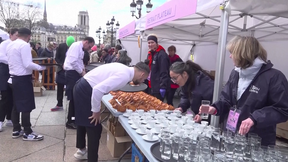 Cursa ospătarilor din Paris 2024