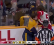 Filip Forsberg (Nashville Predators) și Moritz Seider (Detroit Red Wings) FOTO: captură video