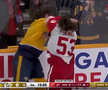 Filip Forsberg (Nashville Predators) și Moritz Seider (Detroit Red Wings) FOTO: captură video