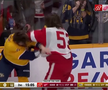 Filip Forsberg (Nashville Predators) și Moritz Seider (Detroit Red Wings) FOTO: captură video