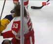 Filip Forsberg (Nashville Predators) și Moritz Seider (Detroit Red Wings) FOTO: captură video