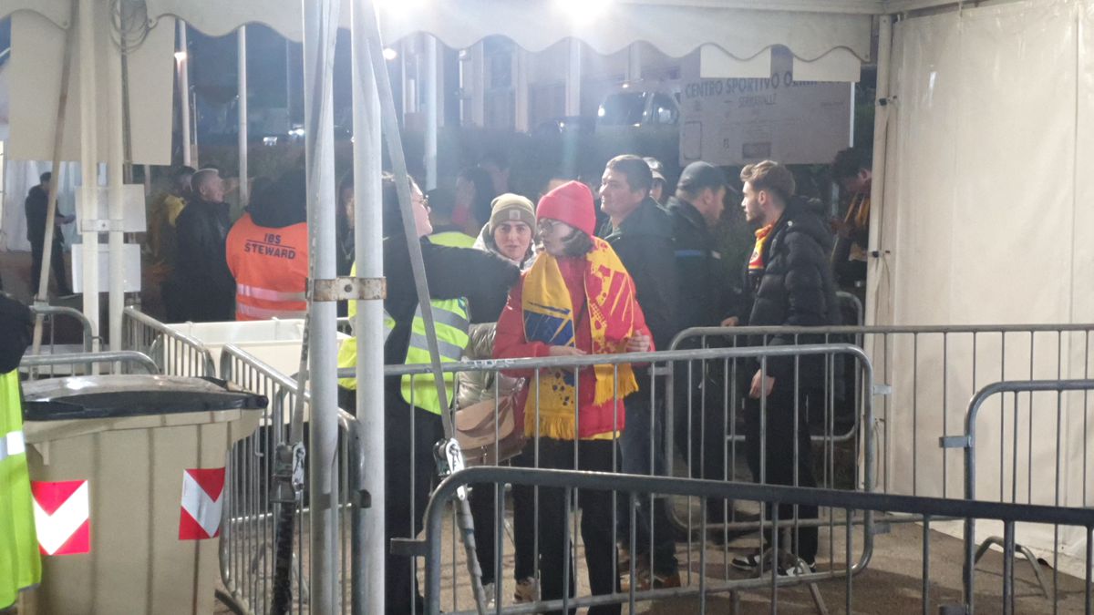 Cozi la porți înainte de San Marino - România / foto: Cristi Preda