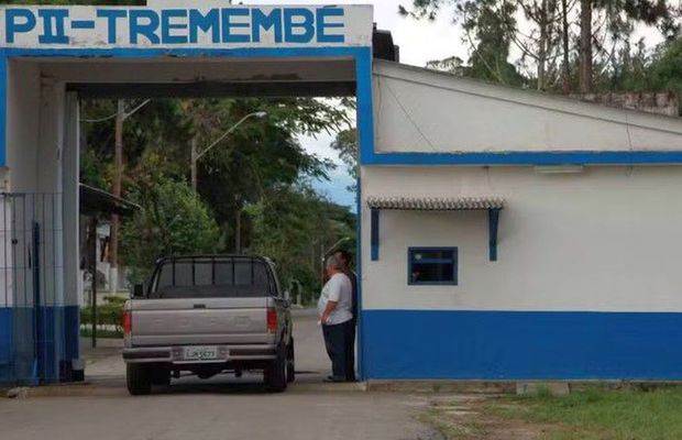 Ce a ajuns să facă milionarul Robinho în închisoare: „A primit botezul”