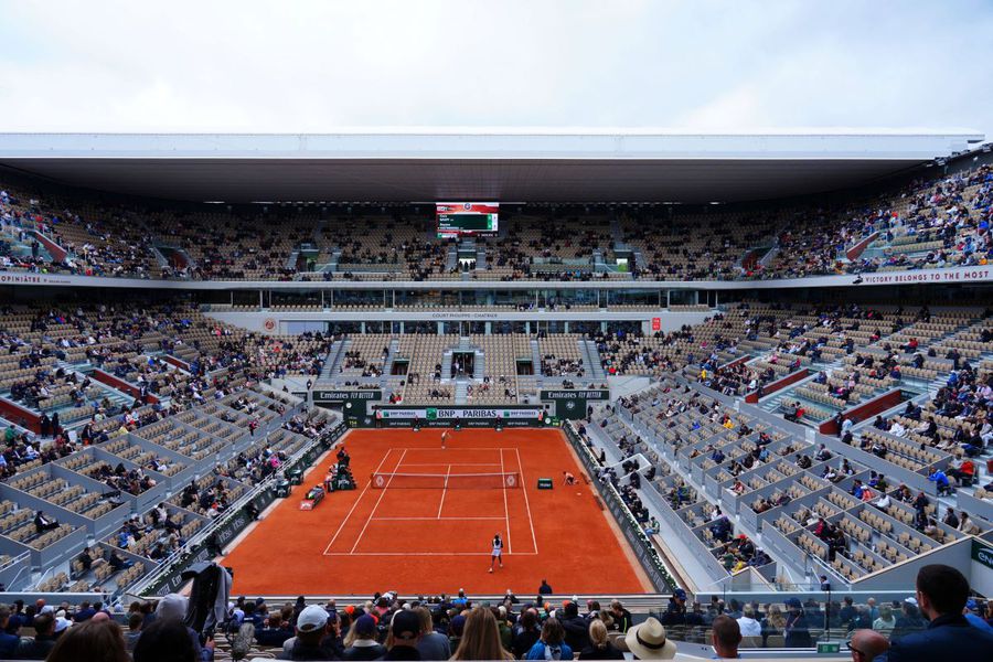 Tenisul e într-un moment de cumpănă: 2,2 miliarde dolari venit anual, două propuneri de restructurare divergente și acționarea în judecată dinspre organizația patronată de Novak Djokovic. Și jucătorii?