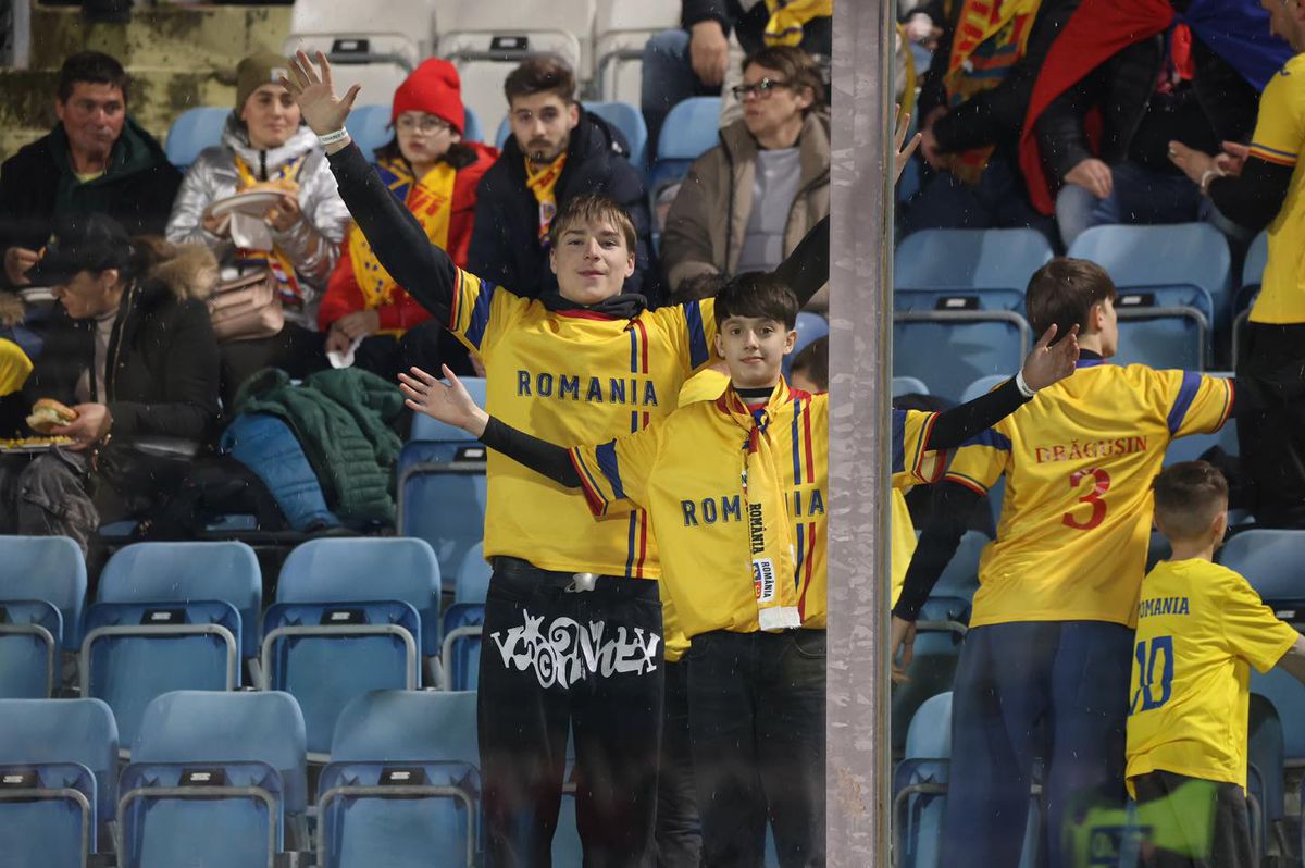 Fanii României înainte de meciul cu San Marino / foto: FRF