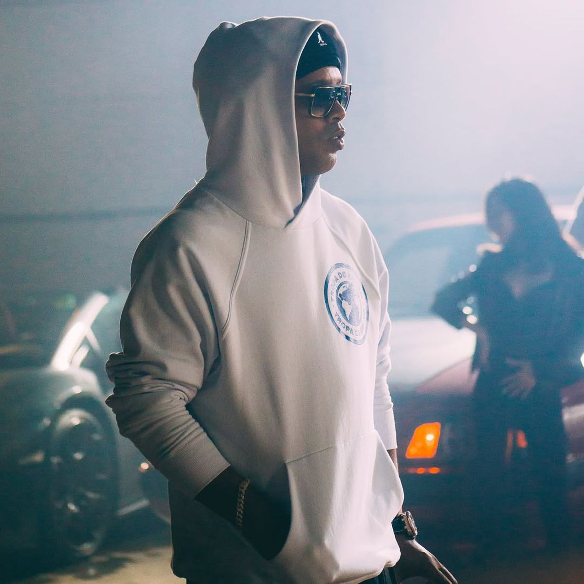 Ronaldinho a petrecut ca-n povești, 3 zile și 3 nopți » Imagini geniale: grătare și dans pe mese până în zori