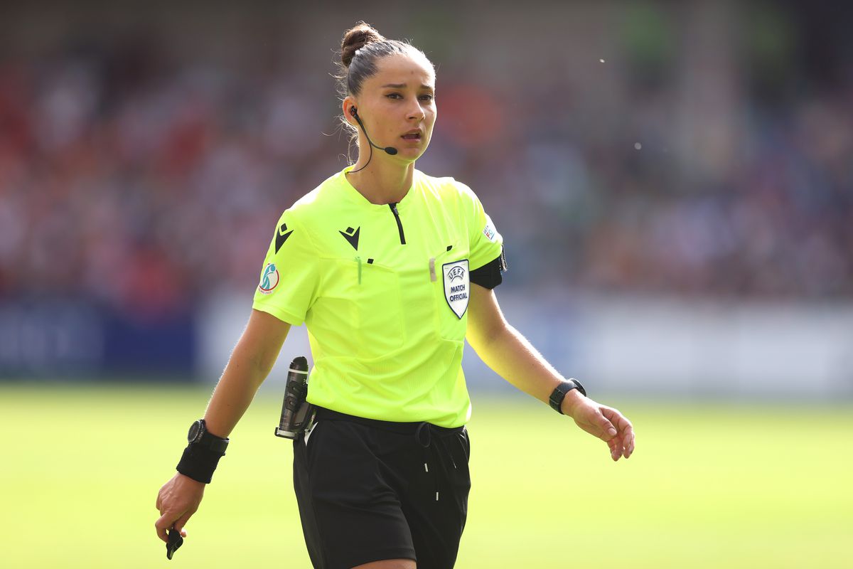 „Trebuie să fii tare și să pui piciorul în prag” » Iuliana Demetrescu, arbitru la Rapid - Dinamo, merge la Europeanul din Elveția