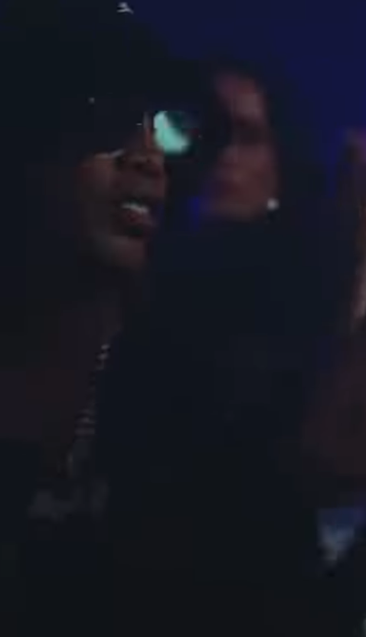 Ronaldinho a petrecut ca-n povești, 3 zile și 3 nopți » Imagini geniale: grătare și dans pe mese până în zori