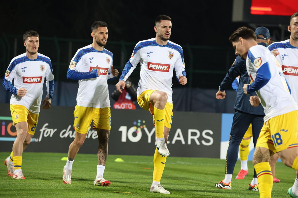 Imagini de la încălzire înainte de San Marino - România / foto: FRF