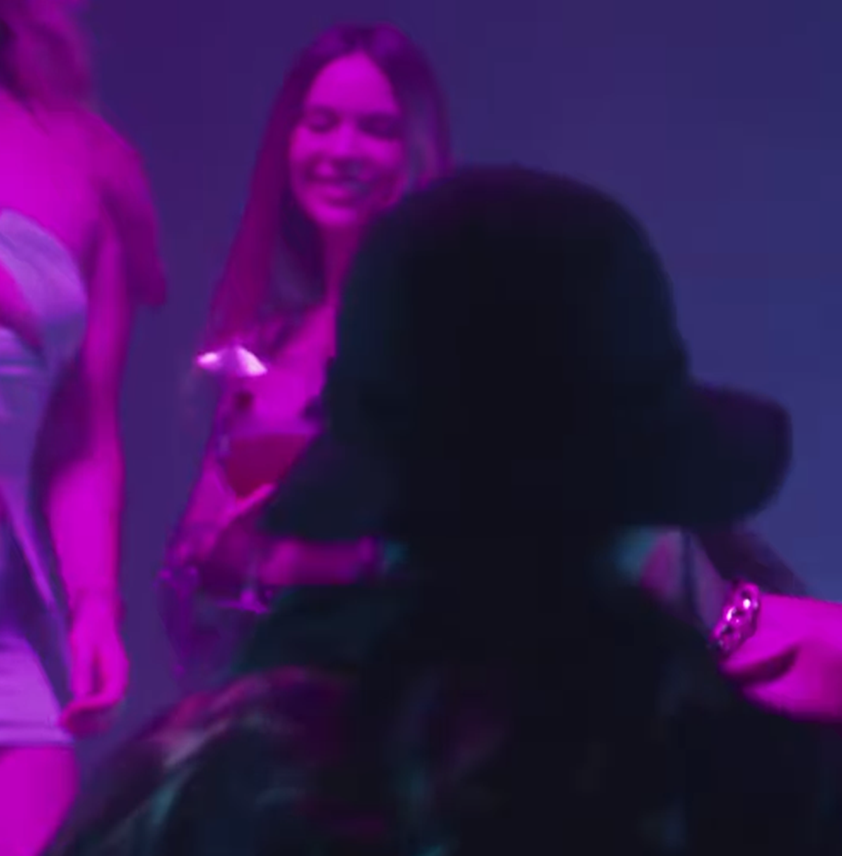 Ronaldinho a petrecut ca-n povești, 3 zile și 3 nopți » Imagini geniale: grătare și dans pe mese până în zori