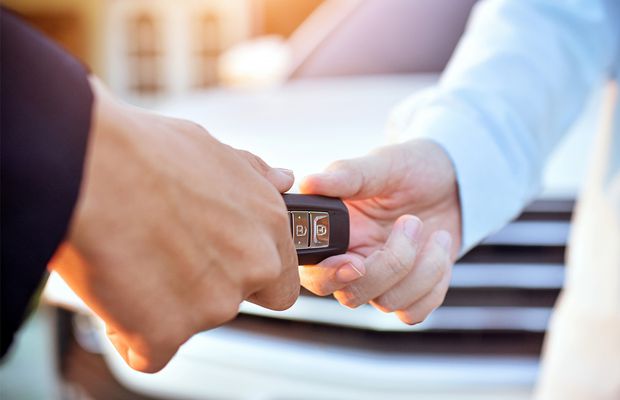 Importanța serviciilor de închirieri auto pentru călătoriile de afaceri și vacanțe