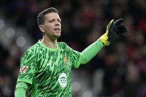 Flick se bazează pe Szczesny pentru derby: „Uneori fumează, dar...” » Ce se întâmplă cu contractul polonezului