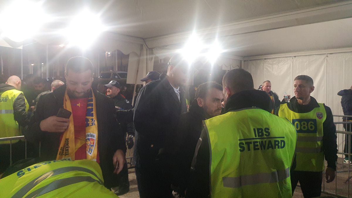 Fanii României înainte de meciul cu San Marino / foto: FRF