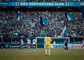 Record de spectatori în fotbalul feminin: 57.000 de fani la semifinala istorică Hamburg – Werder Bremen