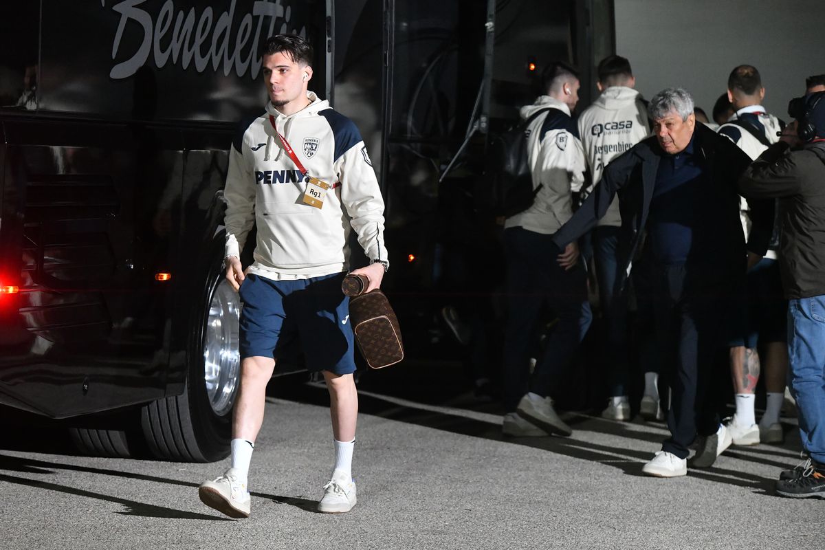 Jucătorii naționalei României au ajuns la stadionul din Serravalle / foto: Cristi Preda (GSP)