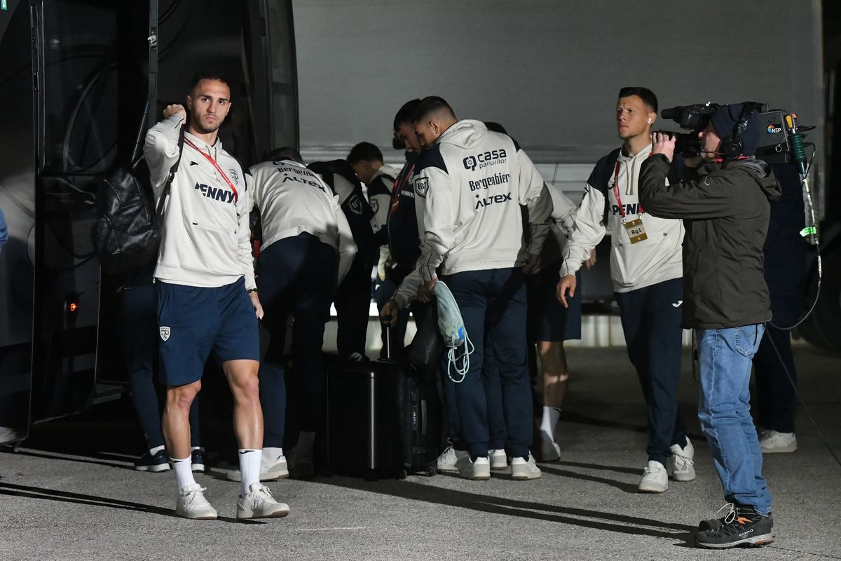 Jucătorii naționalei României au ajuns la stadionul din Serravalle / foto: Cristi Preda (GSP)