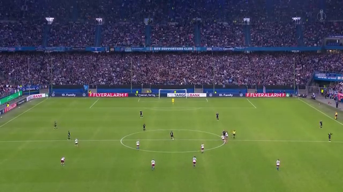 Record de spectatori în fotbalul feminin: 57.000 de fani la semifinala istorică Hamburg – Werder Bremen