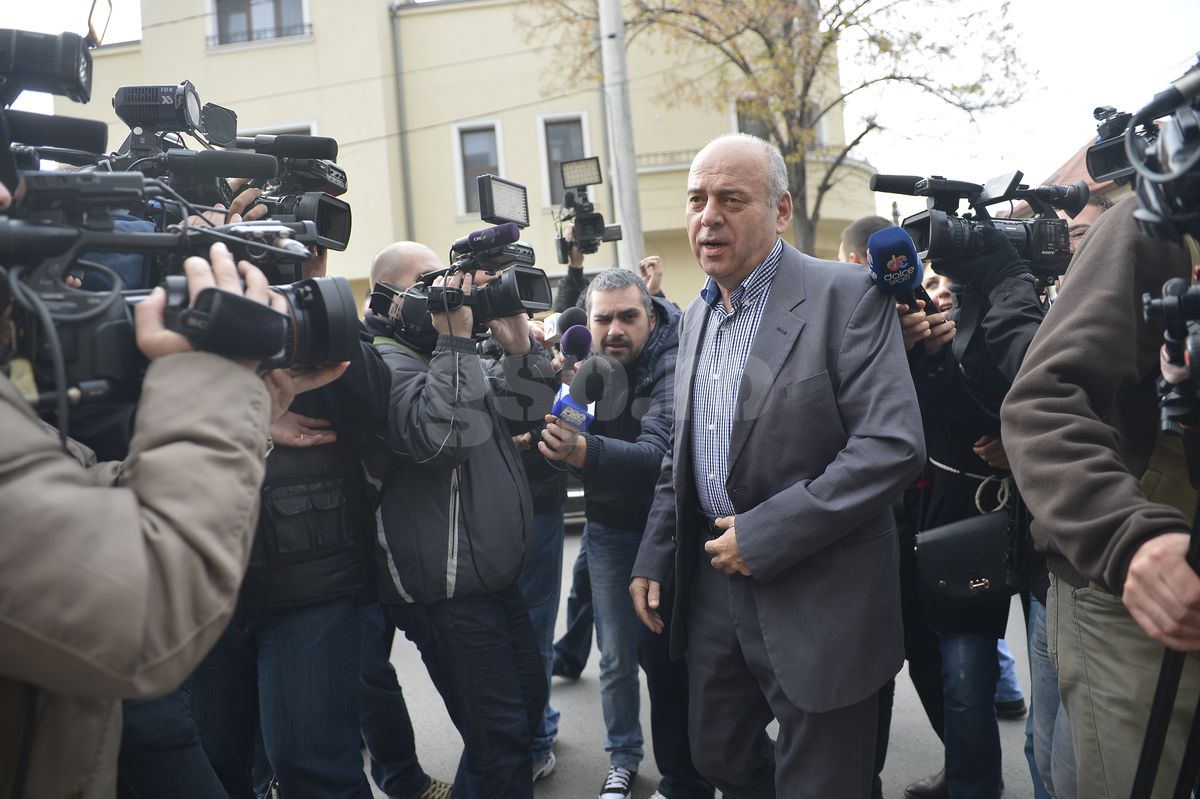 Victor Ponta, despre culisele schimbării lui Dumitru Dragomir de la LPF: „Împreună cu Liviu Dragnea... mă jur în fața lui Dumnezeu că n-am avut nicio legătură cu dosarele lui nea Mitică”