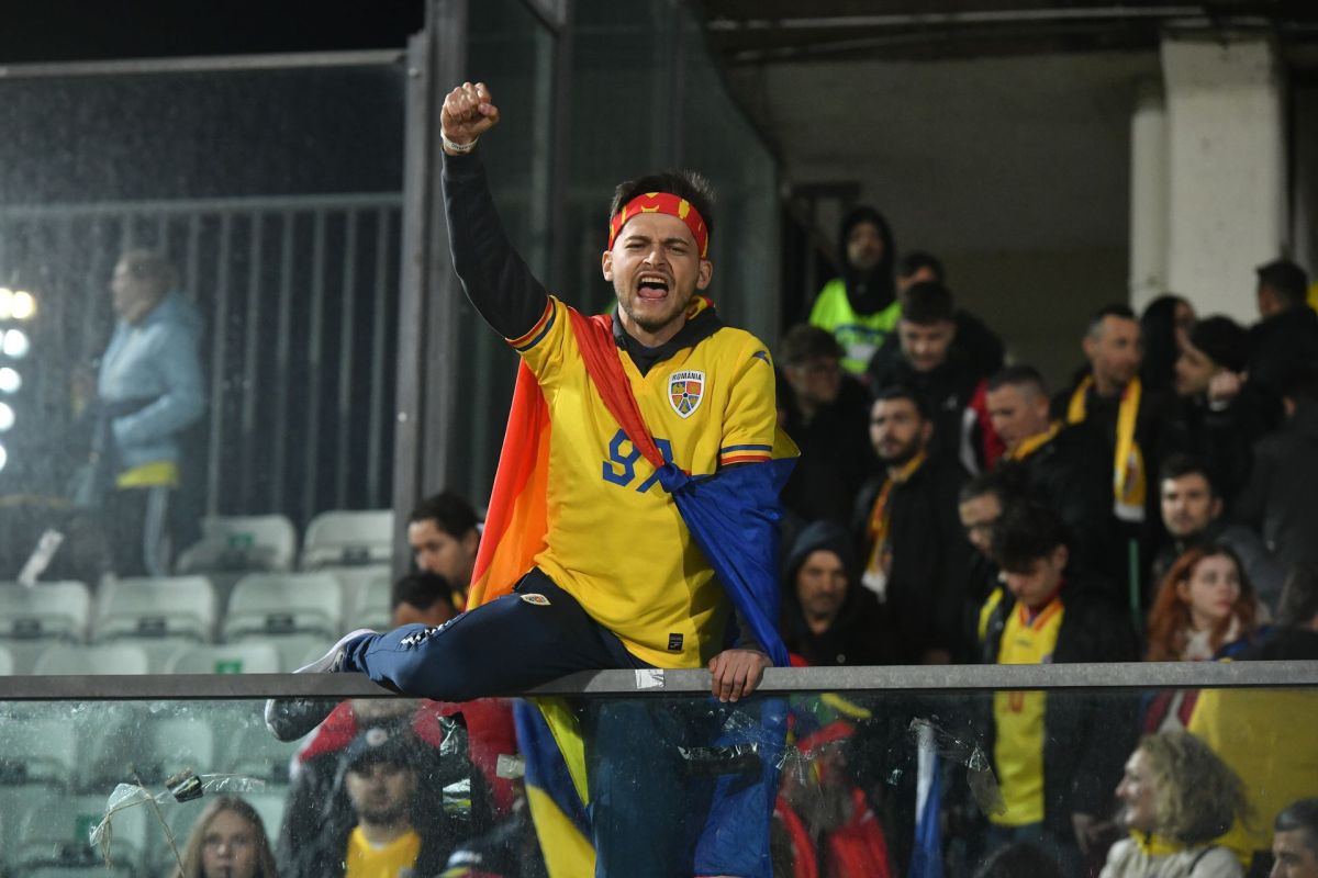 „E sărbătoare!” » Ce s-a întâmplat pe teren, la finalul victoriei din San Marino + un „tricolor” a rămas pe gazon pentru un antrenament