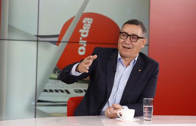 Victor Ponta este invitatul emisiunii „Prietenii lui Ovidiu”