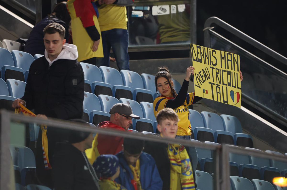 Fanii României înainte de meciul cu San Marino / foto: FRF