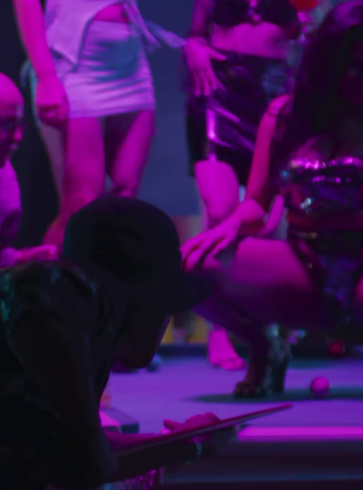 Ronaldinho a petrecut ca-n povești, 3 zile și 3 nopți » Imagini geniale: grătare și dans pe mese până în zori