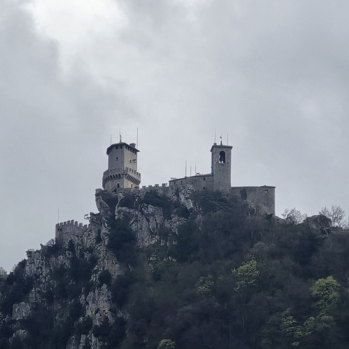 Pâinea la juma' de preț, taxiul dublu » Cum se trăiește în San Marino: prețuri peste România la restaurante, internet și chirii + 15 lucruri inedite despre microstatul fără armată