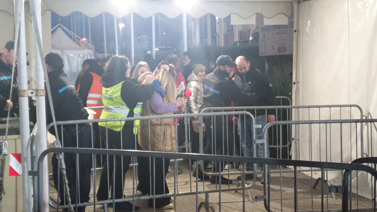 Cozi la porți înainte de San Marino - România / foto: Cristi Preda