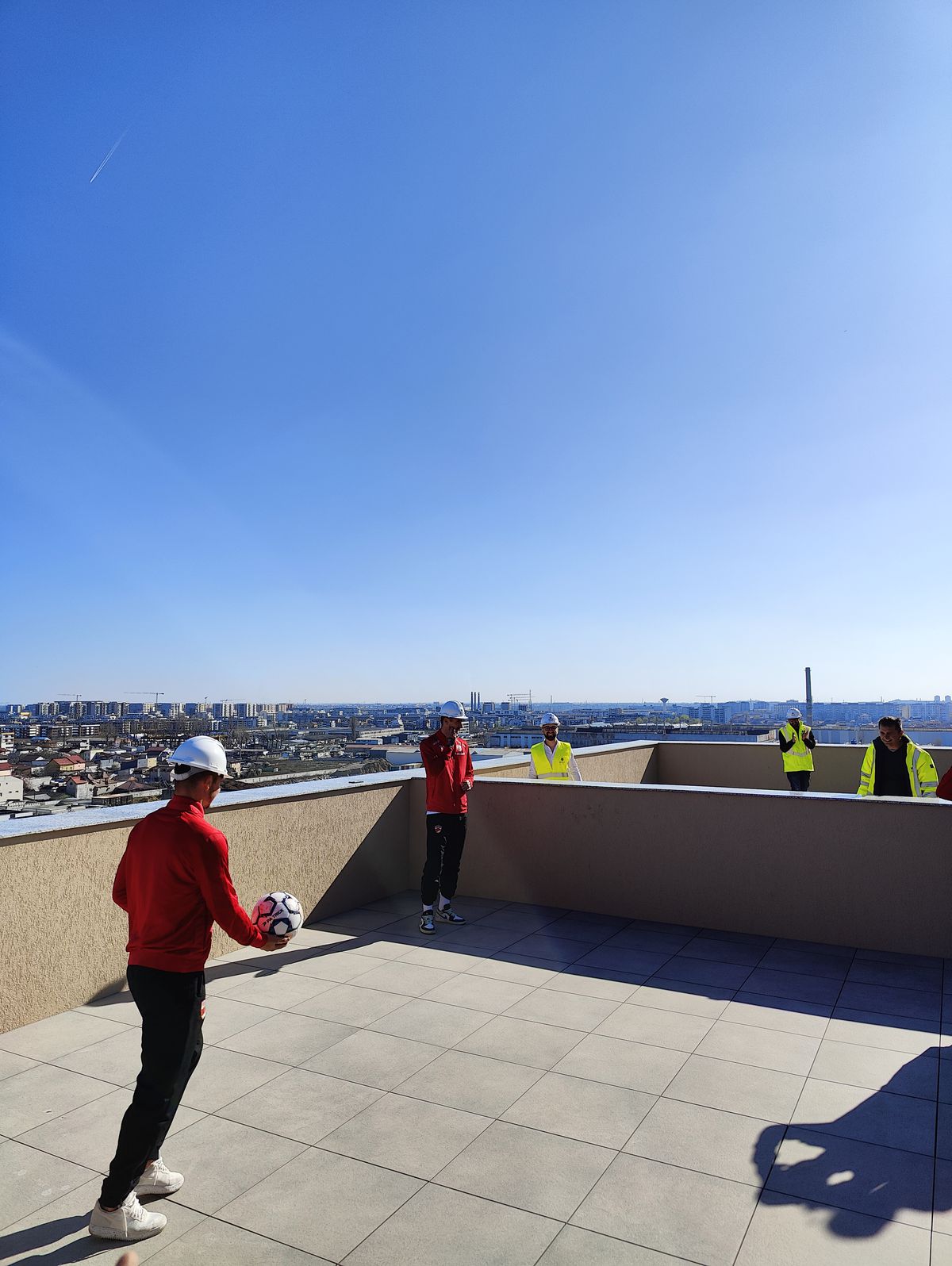 Trei jucători dinamoviști pe șantierul HILS din zona Republica