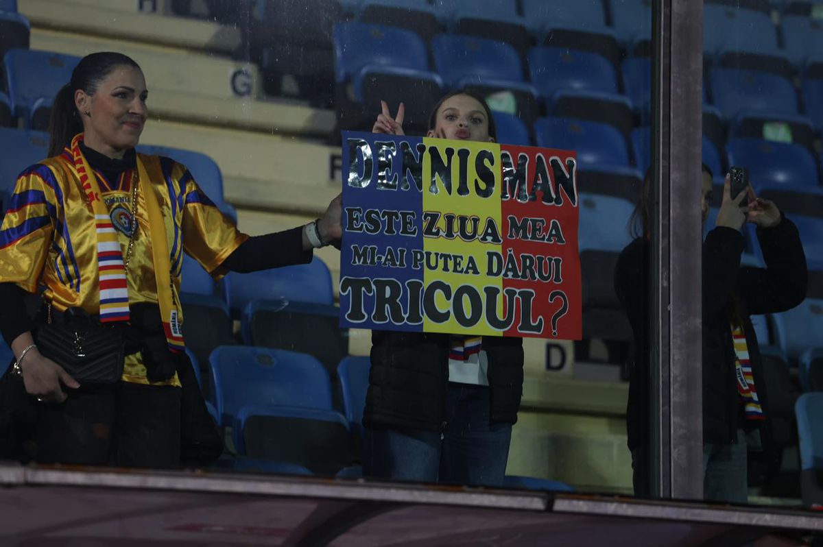 Fanii României înainte de meciul cu San Marino / foto: FRF