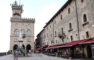 Pâinea la juma' de preț, taxiul dublu » Cum se trăiește în San Marino: prețuri peste România la restaurante, internet și chirii + 15 lucruri inedite despre microstatul fără armată