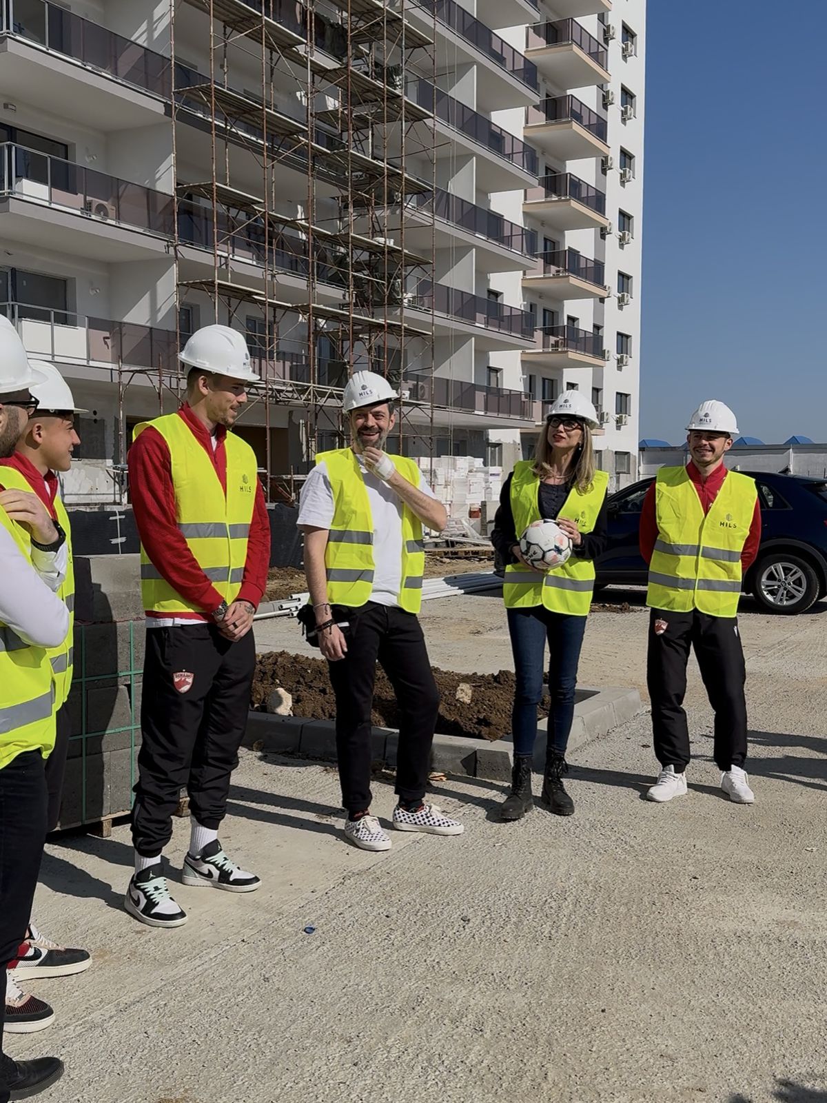 Trei jucători dinamoviști pe șantierul HILS din zona Republica