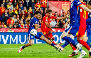Lamine Yamal nu-l iartă pe Raphael van der Vaart: „Pantaloni lăsați, un gol, un penalty ratat și în semifinale”