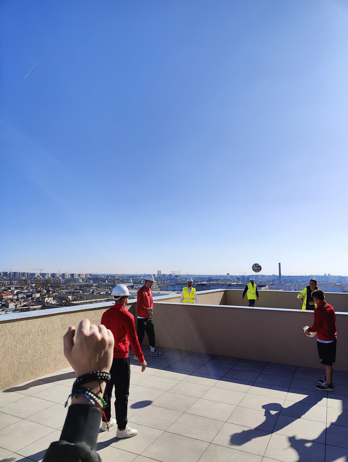 Trei jucători dinamoviști pe șantierul HILS din zona Republica